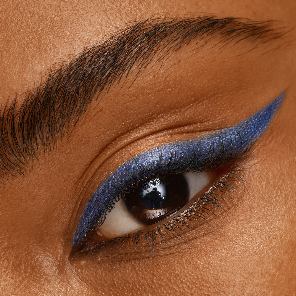 Bild: Catrice 20H Ultra Precision Eye Pencil Blue