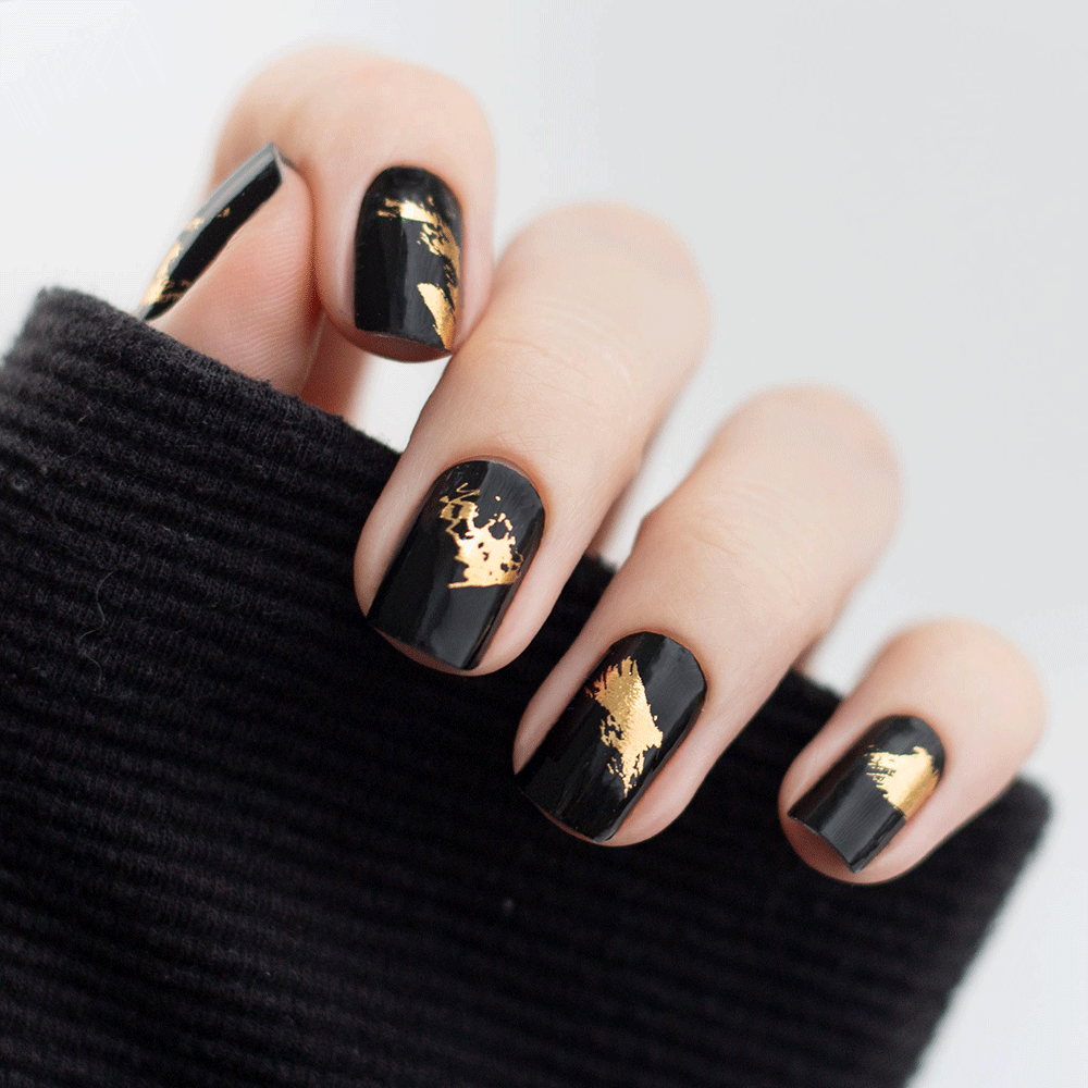 Bild: Avoa Nagelfolien Black Gold black gold