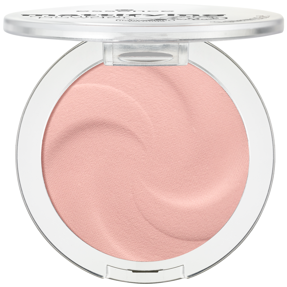 Bild: essence Mattifying Compact Powder light beige