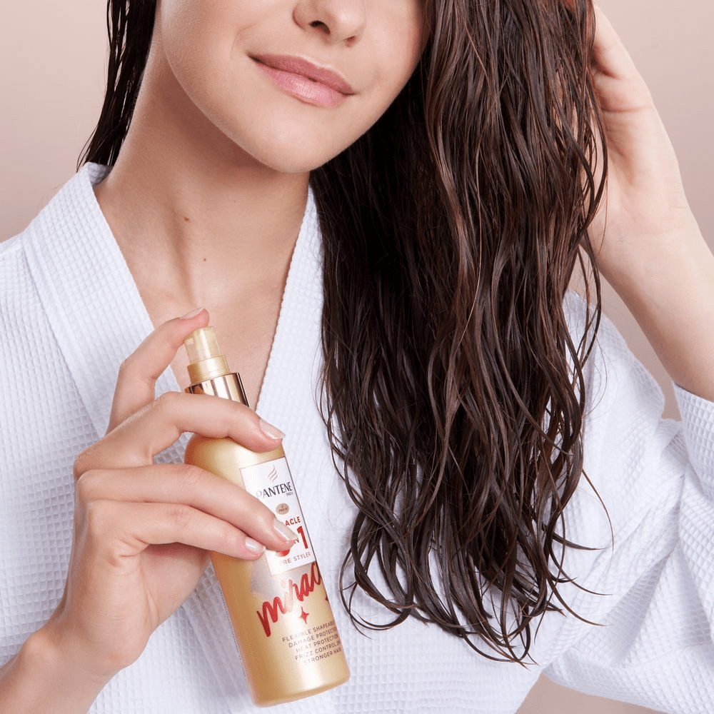 Bild: PANTENE PRO-V Miracle 5-In-1 Pre-Styling Haarspray Mit Hitzeschutz 